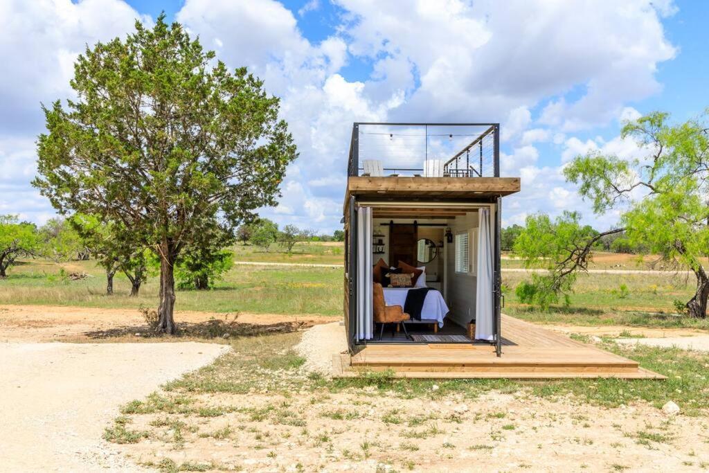 New The Perry Cozy Container Home Fredericksburg Exterior foto